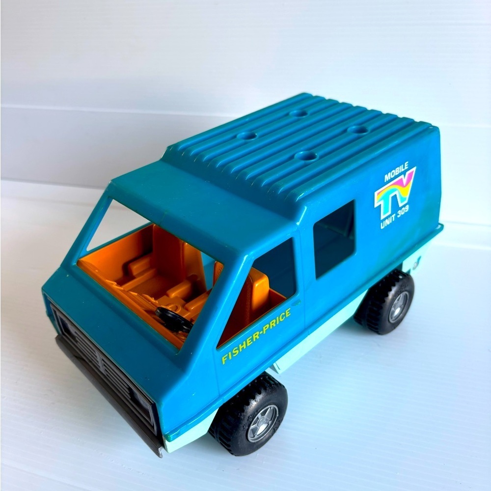 Fisher Price Adventure People Mobile TV Unit 1977 Vintage